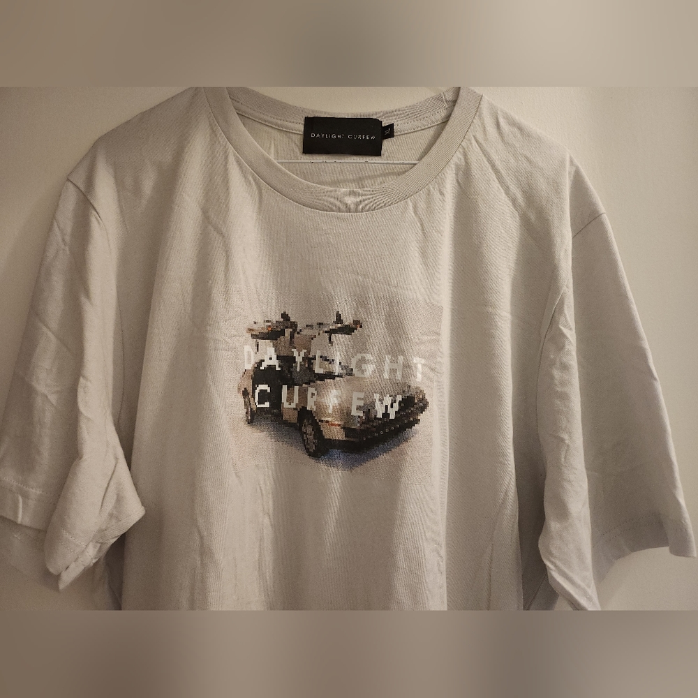 Daylight Curfew Graphic T, Size xl. Preloved.